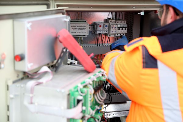 Les avantages cruciaux d'un électricien à Aurillac pour votre sécurité