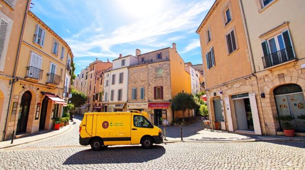Solutions de débarras à Cassis : devis gratuit et express
